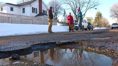 St. Paul Mayor Melvin Carter proposes 1% pothole tax