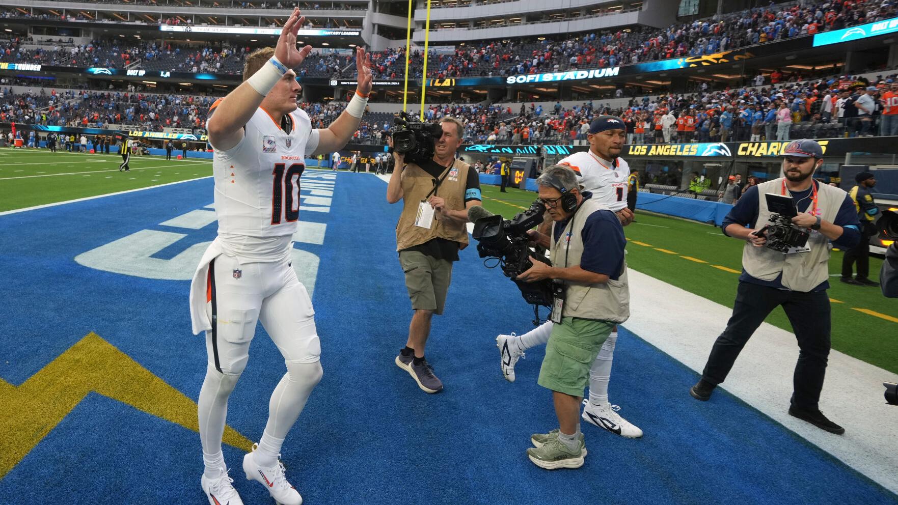 Broncos Chargers Football