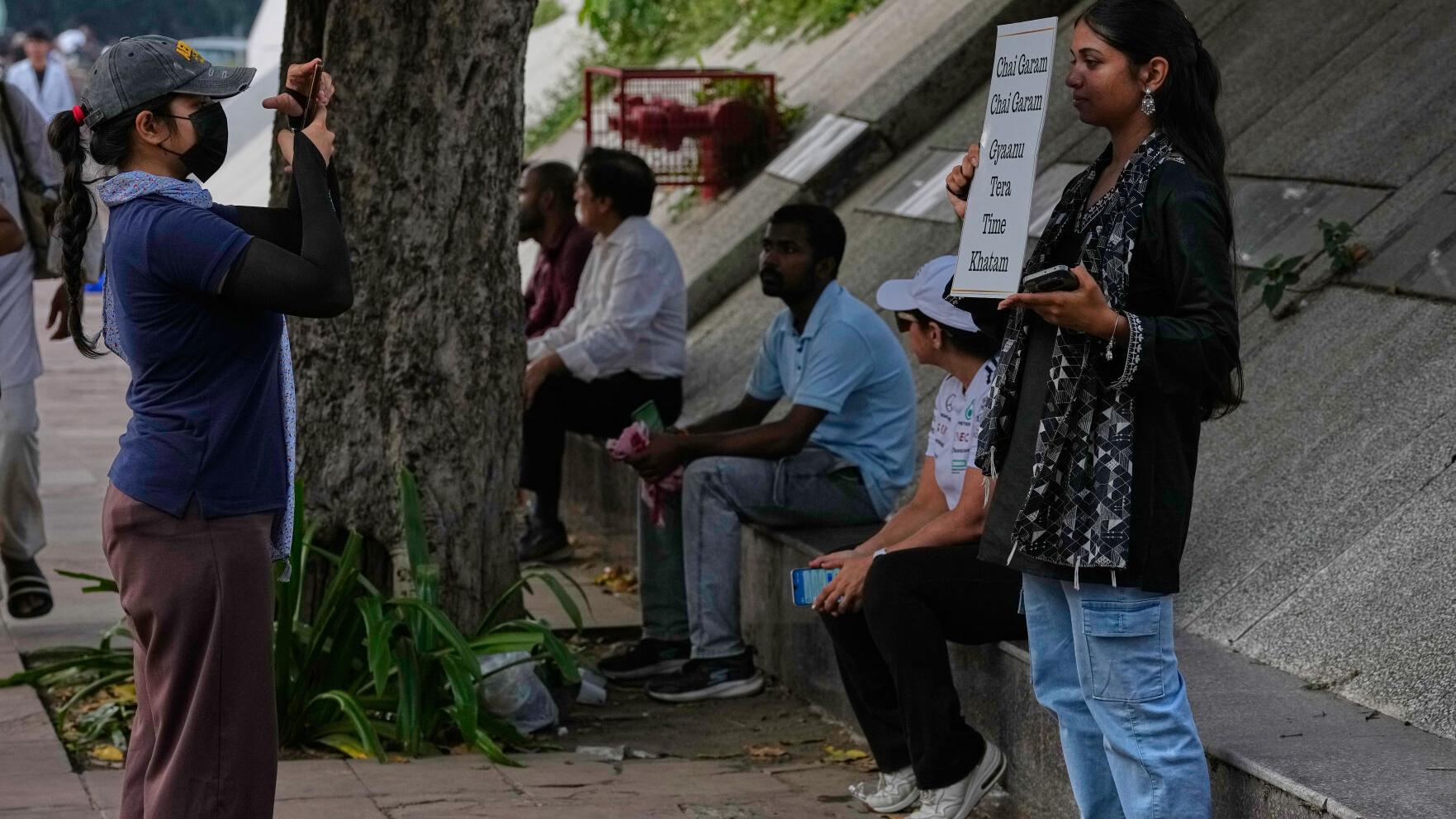 India Cockroach Protest