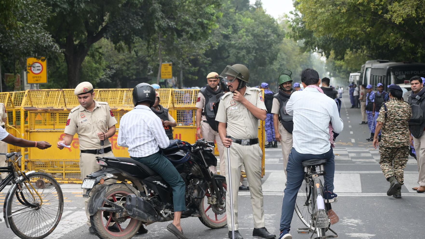 India Cockroach Protest