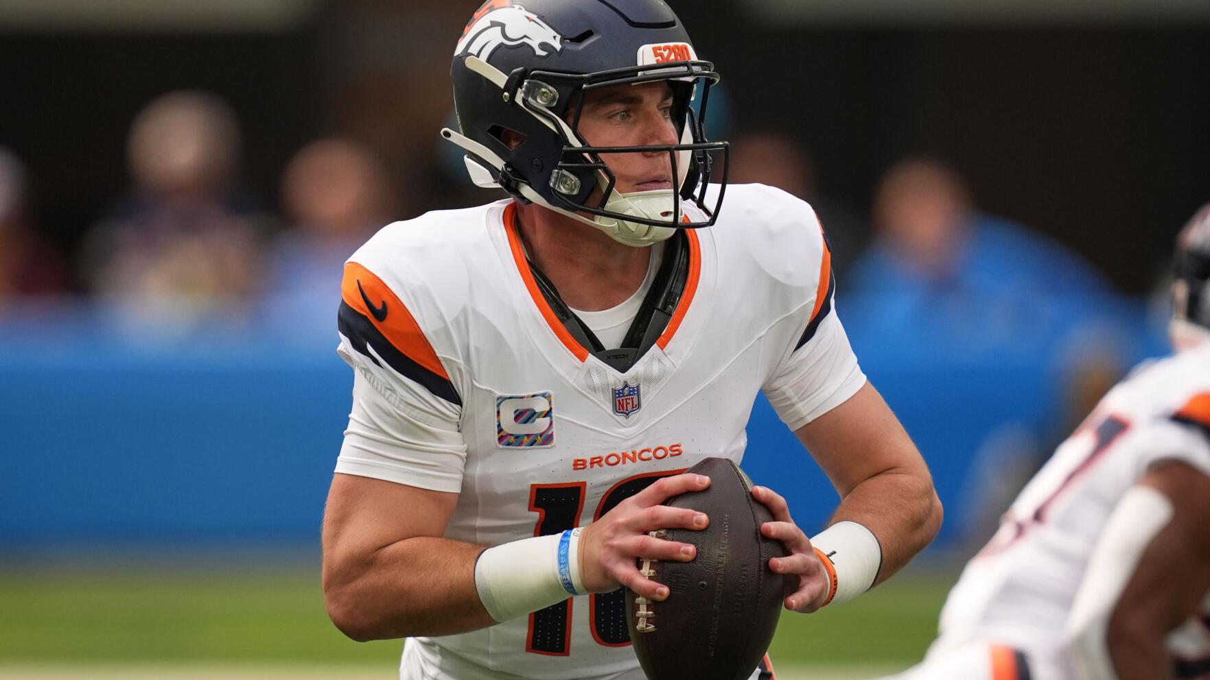 Broncos Chargers Football