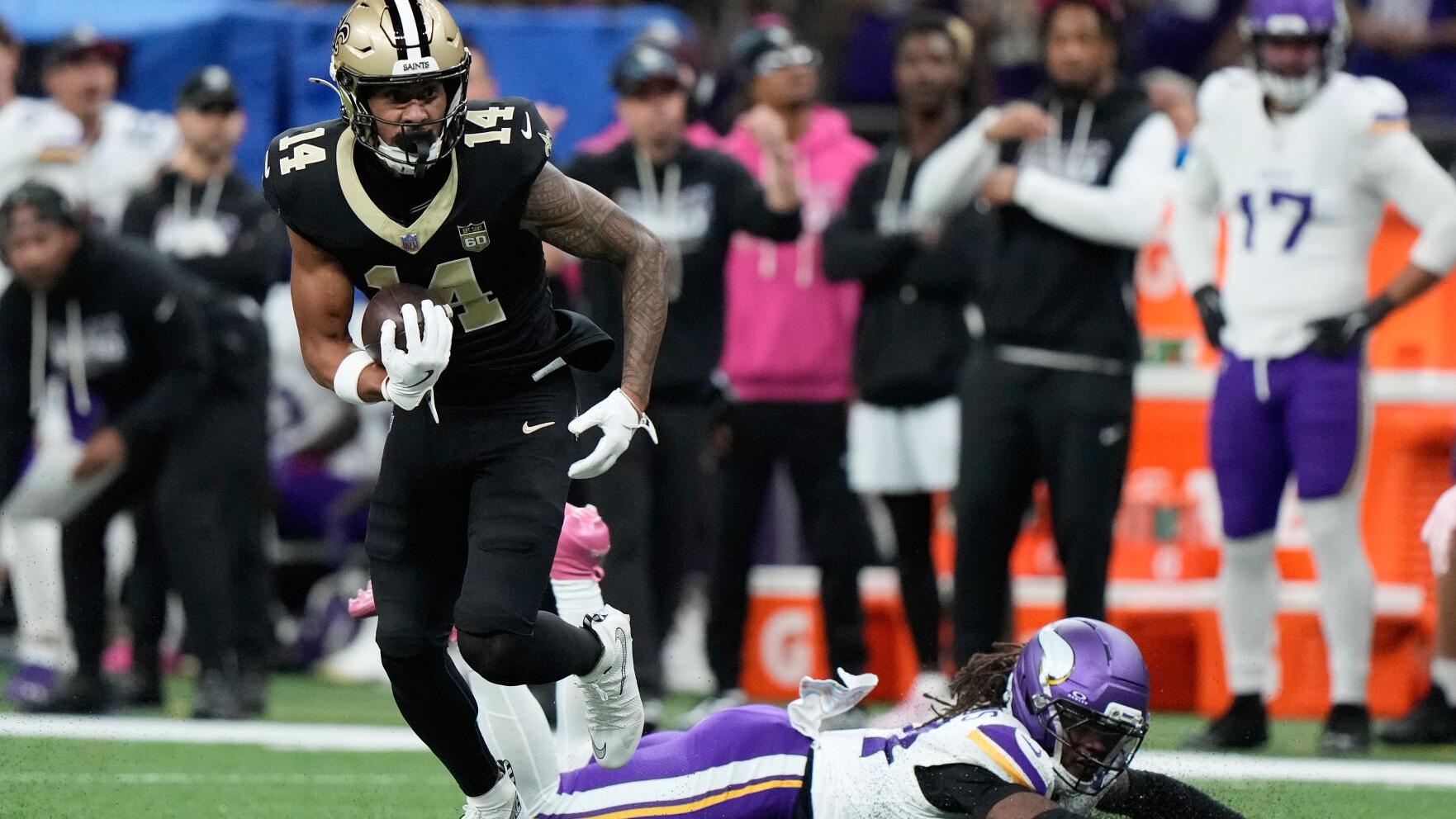 Vikings Saints Football