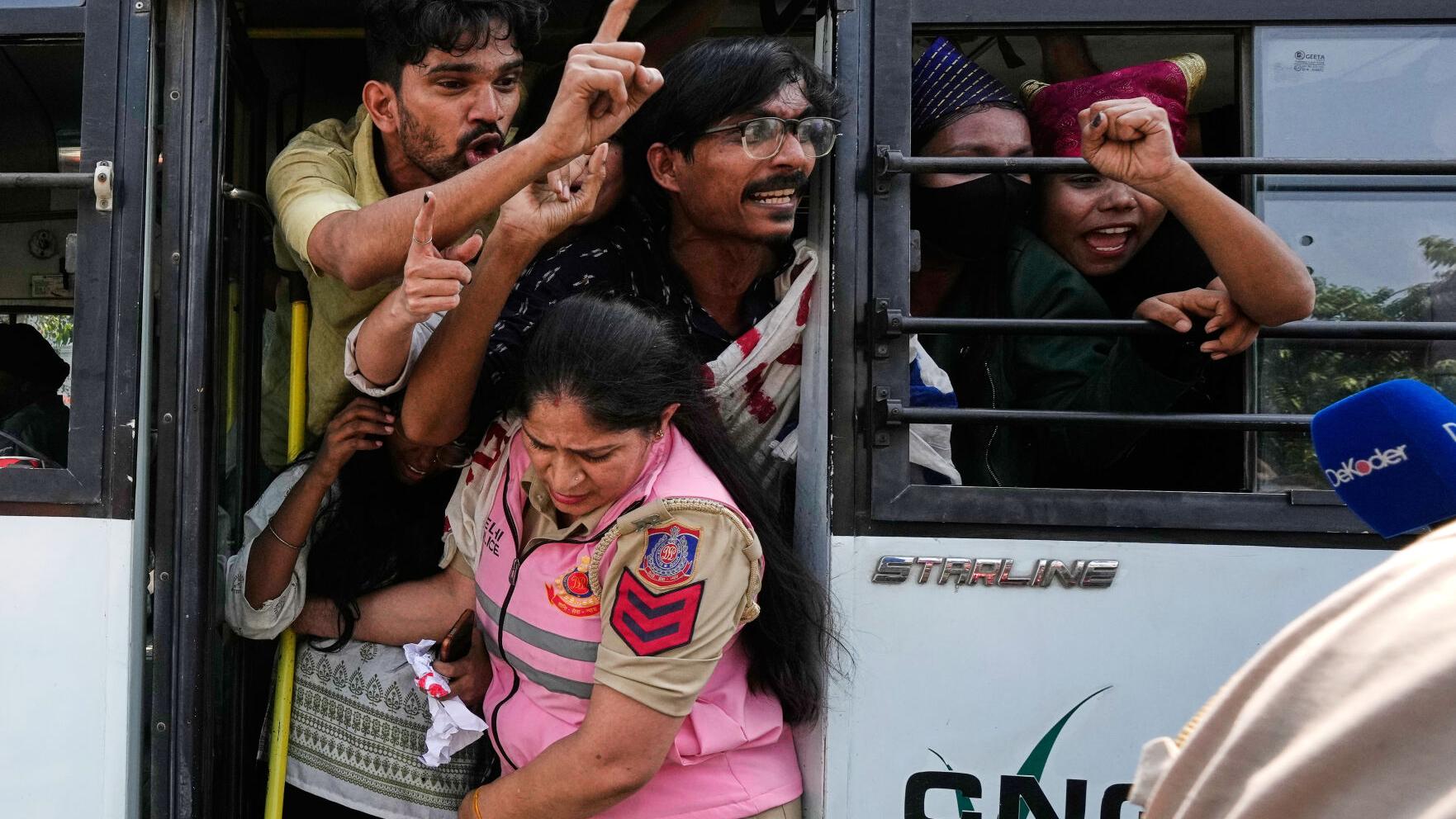 India Cockroach Protest